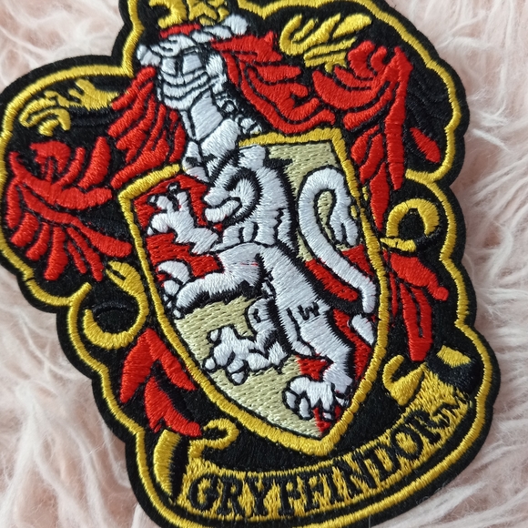 ⭐️Gryffindor iron-on patch! Harry Potter house! Large fully embroidered nwot! - Picture 2 of 4